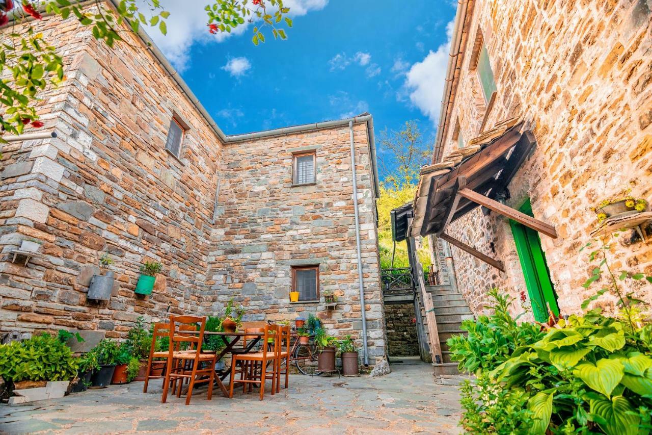 Morfeas Guesthouse パピンゴ エクステリア 写真