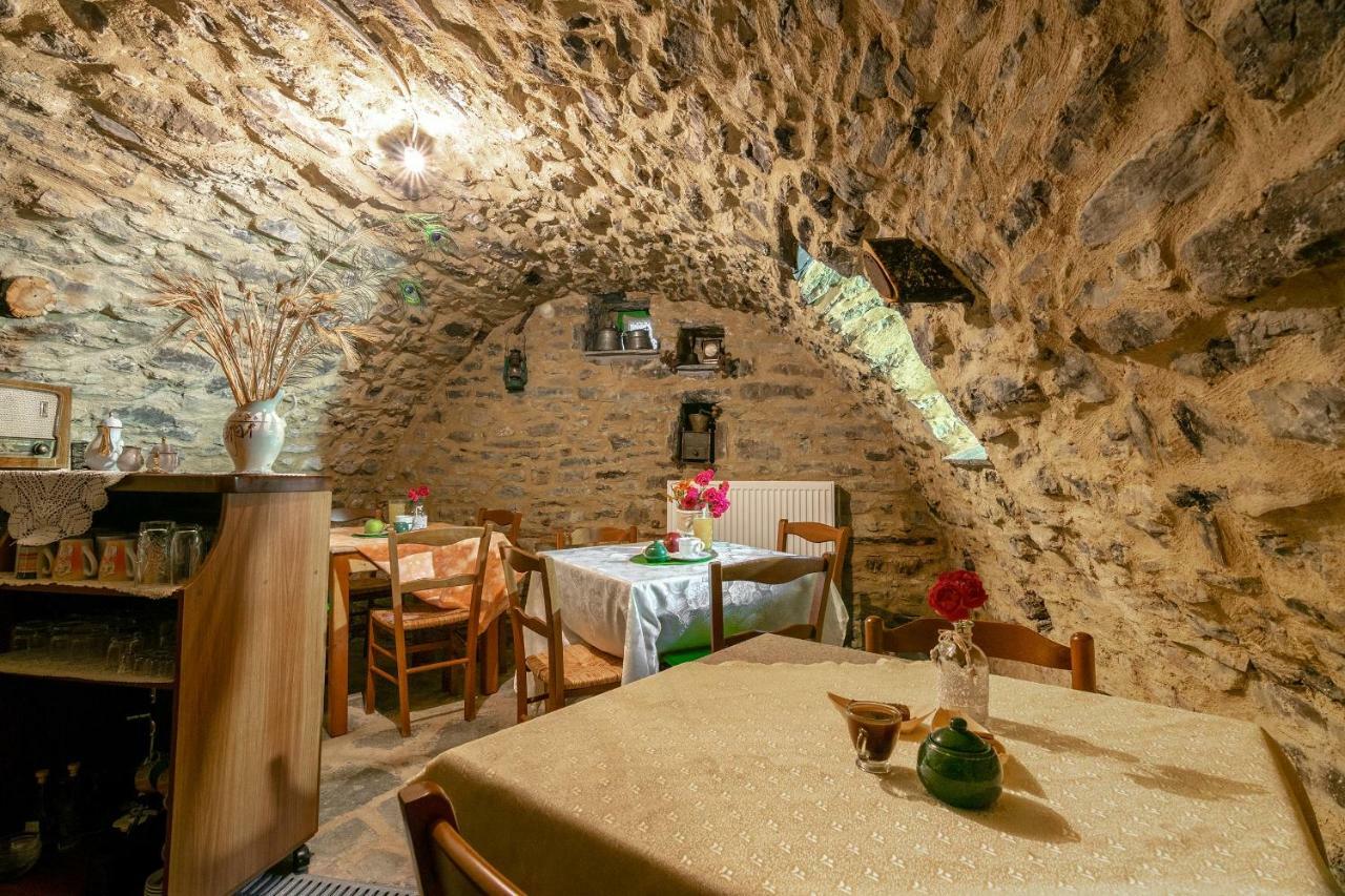 Morfeas Guesthouse パピンゴ エクステリア 写真