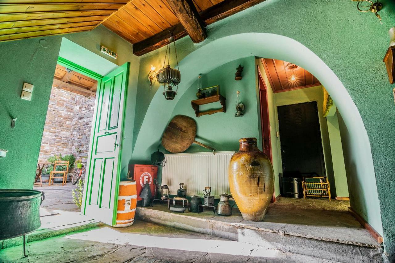 Morfeas Guesthouse パピンゴ エクステリア 写真